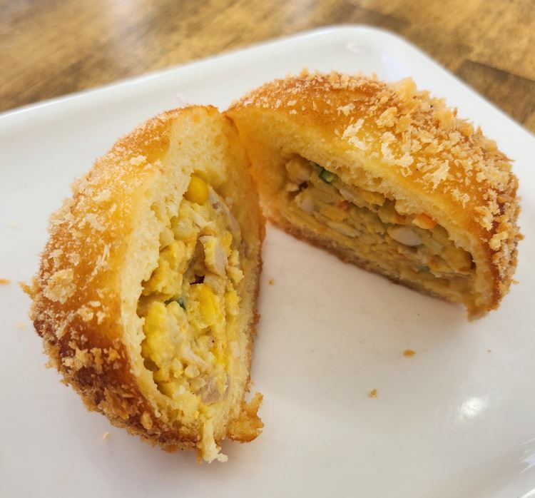 HOY HOY Salad Croquette 2pcs - with salad and fresh vegetables