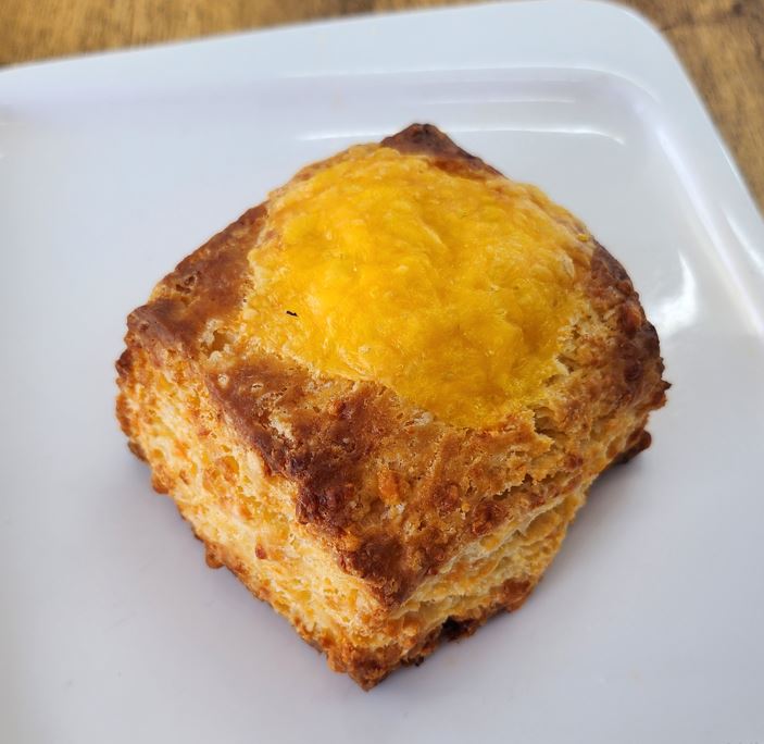 HOY HOY Cheese Scone *2pcs – Buttery & Cheesy Fresh Baked Treat