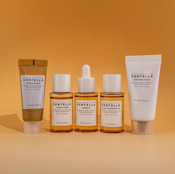 SKIN1004 마다가스카르 센텔라 여행용 키트 - 민감성 피부를 위한 5단계 진정 스킨케어 세트