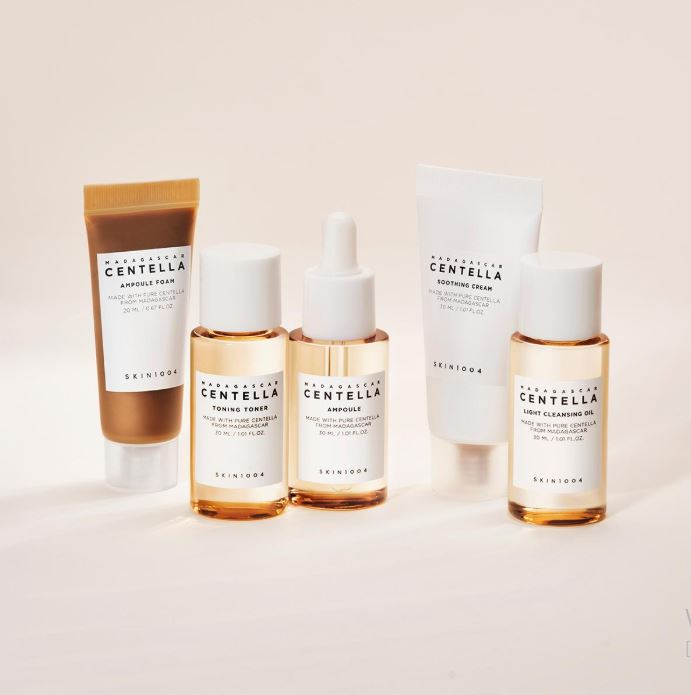 SKIN1004 마다가스카르 센텔라 여행용 키트 - 민감성 피부를 위한 5단계 진정 스킨케어 세트
