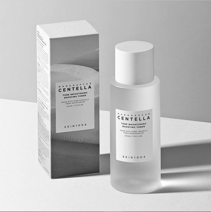 SKIN1004 센텔라 브라이트닝 토너, 균일한 피부톤을 위한 부스팅 한국산 페이셜 토너, 210ml