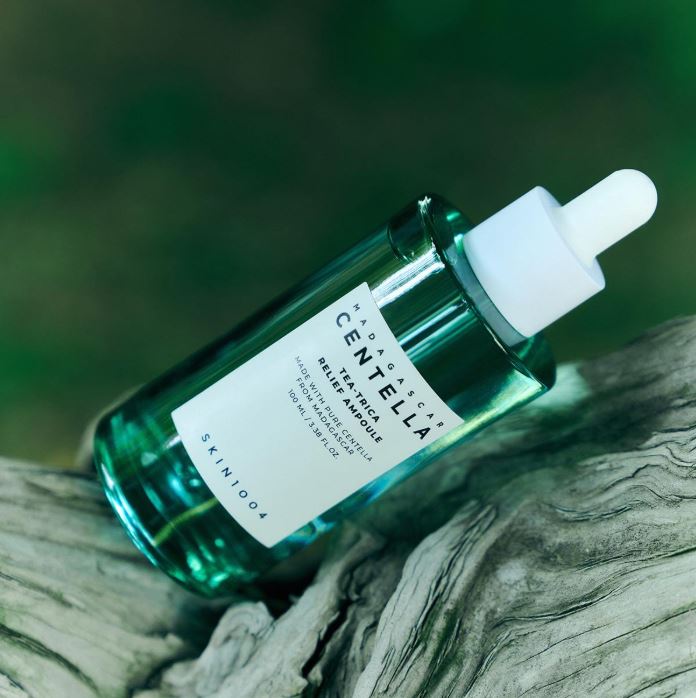 SKIN1004 마다가스카르 센텔라 티-트리카 릴리프 앰플 - 진정 및 여드름 관리 세럼 100ml