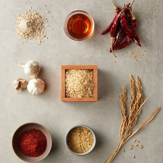 CHUNG JUNG ONE Sunchang Taeyangcho Glutinous Gochujang Korean Chili Paste 200g