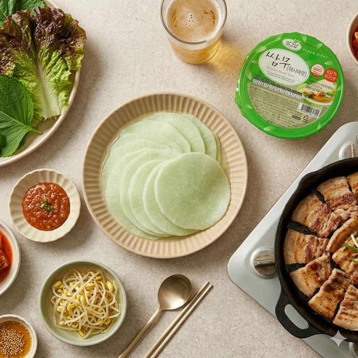SINGGRAM Wasabi Ssammu Pickled Radish Slices for Korean BBQ Wraps 340g