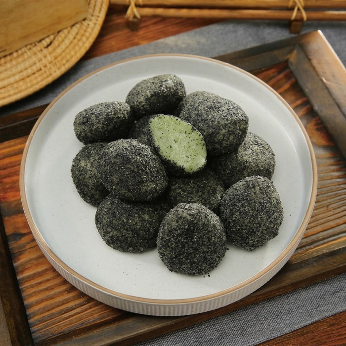 GOSUROK Frozen Black Sesame Injeolmi with Ramie Leaf – Korean Rice Cakes 400g
