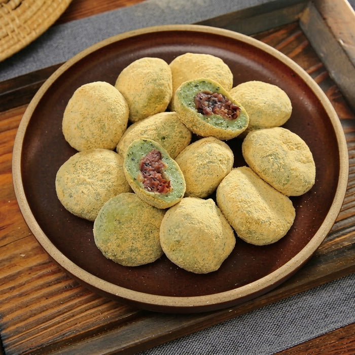 GOSUROK Frozen Soybean-Coated Chapssaltteok with Ramie Leaf & Red Bean Filling 400g