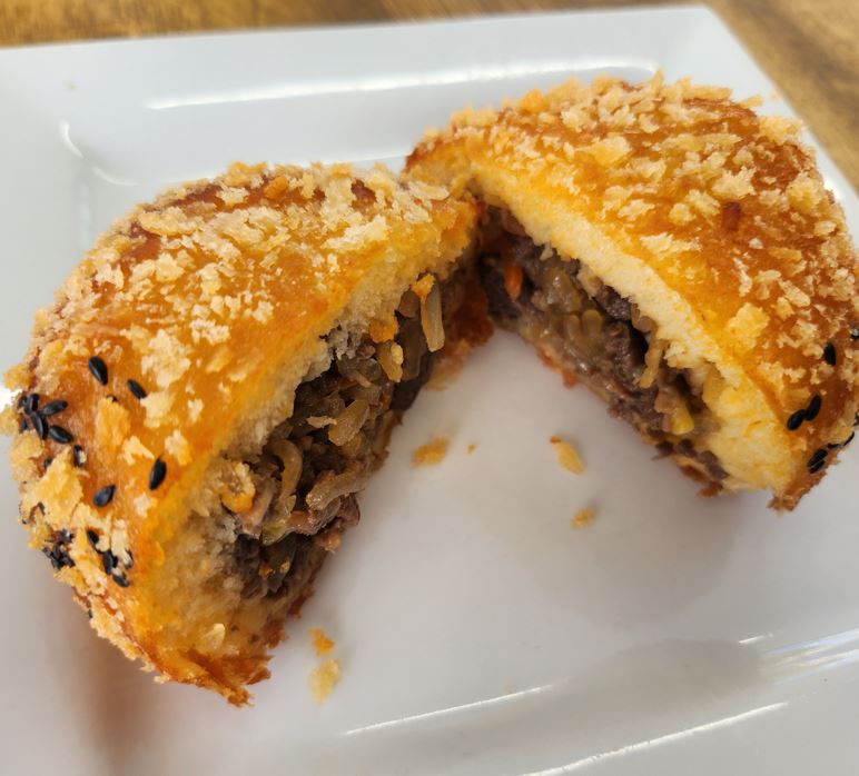 HOYHOY Korean Bulgogi Croquette 2pcs – Crispy Beef-Filled Bread Snack